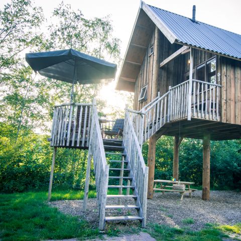 UNUSUAL ACCOMMODATION 5 people - Treehouse