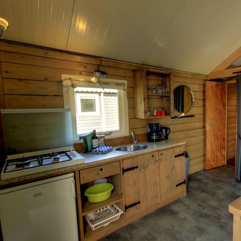 HOUSE 5 people - Fox Lodge - Showering in luxury sanitary pavilion!