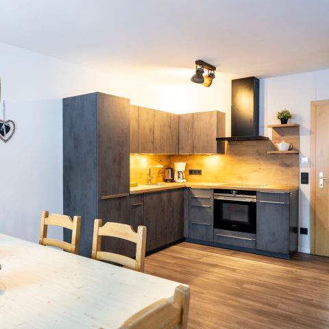 APARTMENT 8 people - 8-person holiday flat