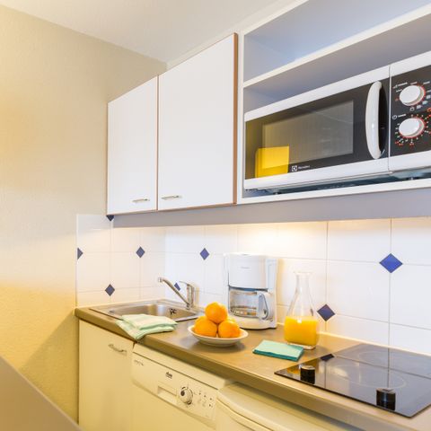 APARTMENT 6 people - - 1 bedroom + 1 sleeping alcove - Terrace or balcony