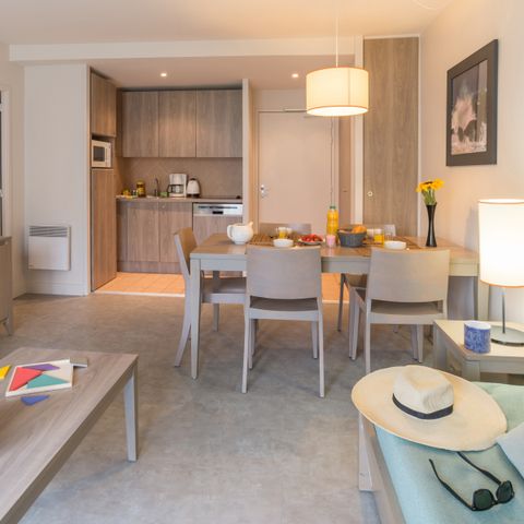 APARTMENT 7 people - - 2 bedrooms - Terrace or balcony