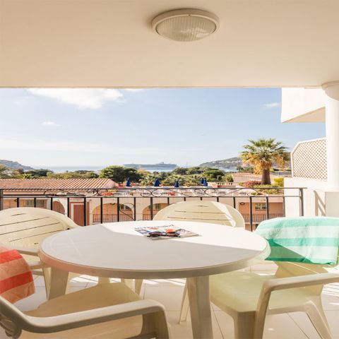 APARTMENT 4 people - - 1 bedroom - Terrace or balcony - Sea view - air conditionned