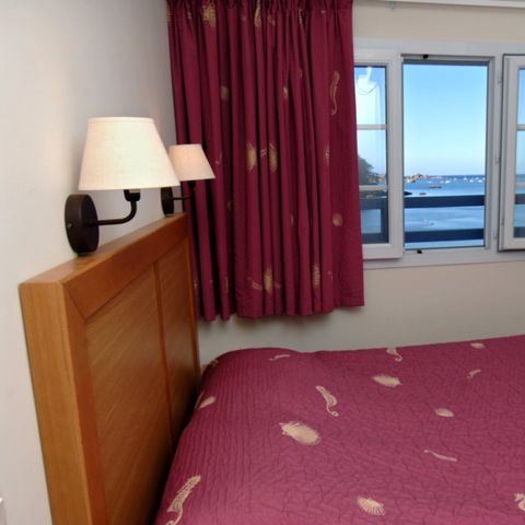 APARTMENT 4 people - (max. 2 adults) Trégastel Sea View Les Bains