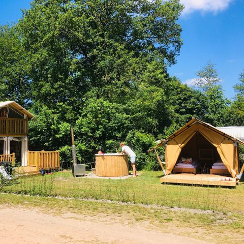 CANVAS AND WOOD TENT 6 people - Airlodge 2.0 Family Hot tub