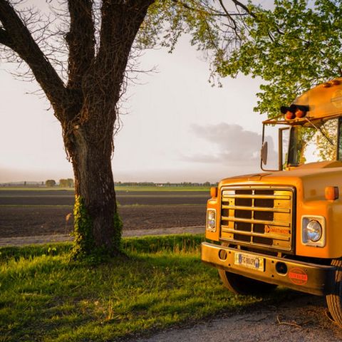 UNUSUAL ACCOMMODATION 4 people - School bus Papillon