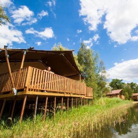 LODGE 8 personnes - Pavillon d'eau