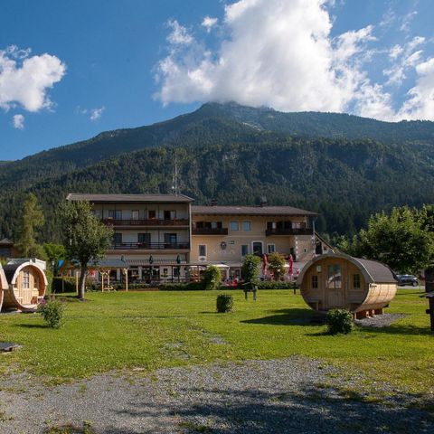 UNUSUAL ACCOMMODATION 3 people - Hiker's hut 2+1