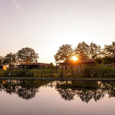 Lodge 2 personen - Waterlodge Deluxe met sauna en hottub