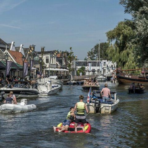 UNUSUAL ACCOMMODATION 4 people - Houseboat Heeg 4 persons