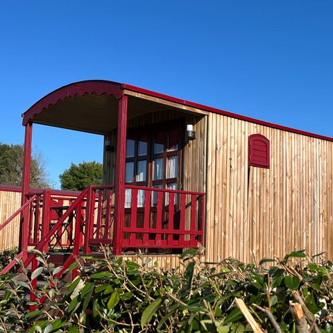 HÉBERGEMENT INSOLITE 4 personnes - Roulotte (16 m² - 2 adultes + 2 enfants - 12ans)