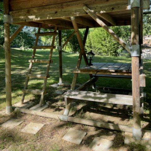 HÉBERGEMENT INSOLITE 2 personnes - Cabane perchée