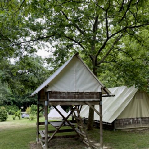 HÉBERGEMENT INSOLITE 2 personnes - Cabane perchée