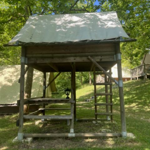 HÉBERGEMENT INSOLITE 2 personnes - Cabane perchée