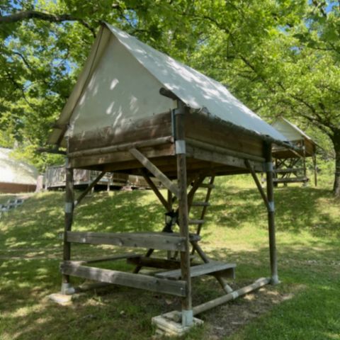 UNUSUAL ACCOMMODATION 2 people - Perched hut