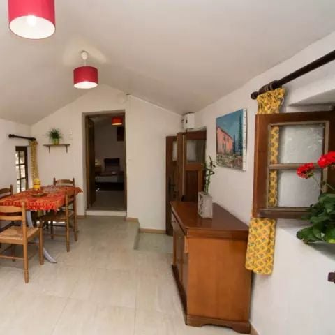 GÎTE 2 personnes - Gîte Roussillon 2 Pièces 2 Personnes + TV + Spa Privatif