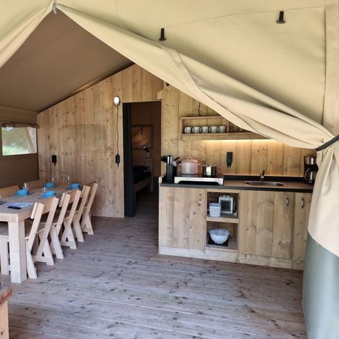 CANVAS AND WOOD TENT 6 people - including sanitary facilities