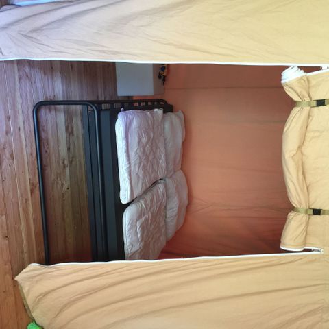 CANVAS AND WOOD TENT 6 people - incl. private sanitary unit