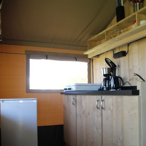 CANVAS AND WOOD TENT 4 people - including sanitary facilities