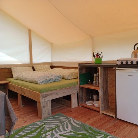 CANVAS AND WOOD TENT 4 people