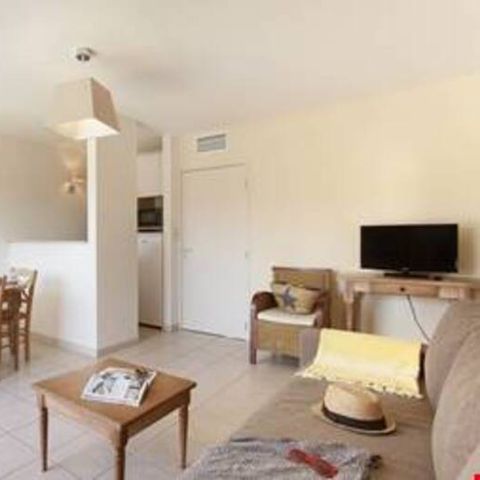 APARTMENT 4 people - (max. 2 adults) Bonnieux