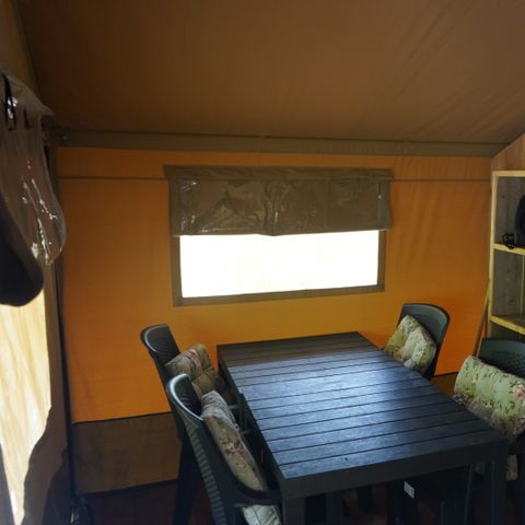 CANVAS AND WOOD TENT 4 people - including sanitary facilities