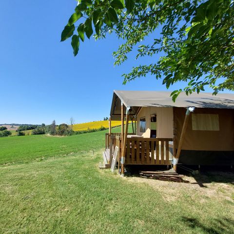 CANVAS AND WOOD TENT 4 people - including sanitary facilities