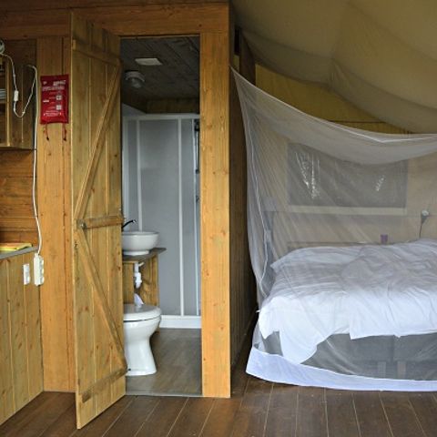 CANVAS AND WOOD TENT 4 people - including sanitary facilities