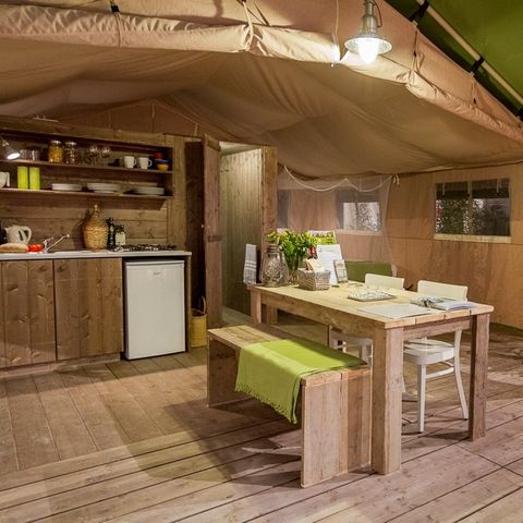 CANVAS AND WOOD TENT 4 people - including sanitary facilities