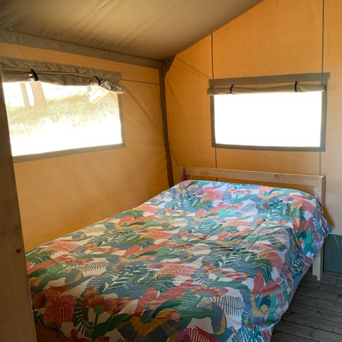 CANVAS AND WOOD TENT 6 people - including sanitary facilities