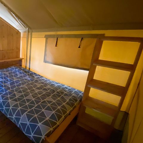 CANVAS AND WOOD TENT 6 people - including sanitary facilities