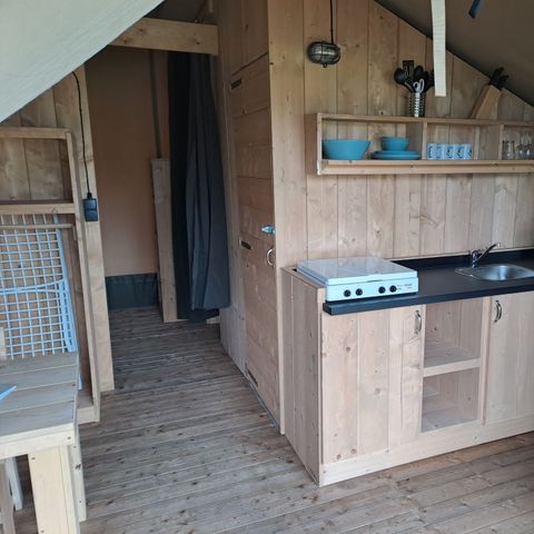 CANVAS AND WOOD TENT 4 people - including sanitary facilities