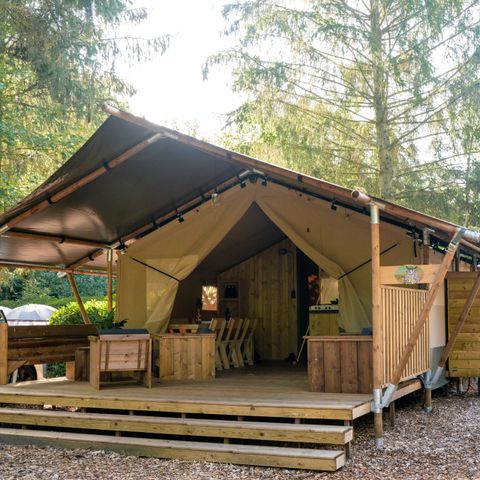 CANVAS AND WOOD TENT 6 people - including sanitary facilities