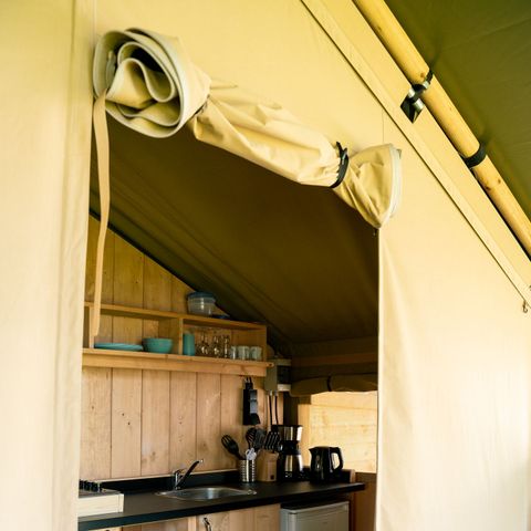 CANVAS AND WOOD TENT 4 people - including sanitary facilities