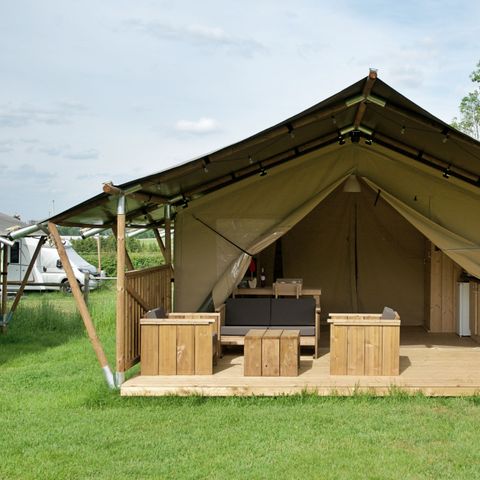 CANVAS AND WOOD TENT 4 people - including toilet