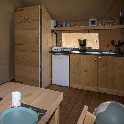 CANVAS AND WOOD TENT 4 people - including toilet