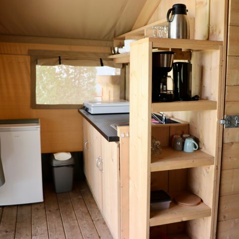 CANVAS AND WOOD TENT 5 people - including sanitary facilities