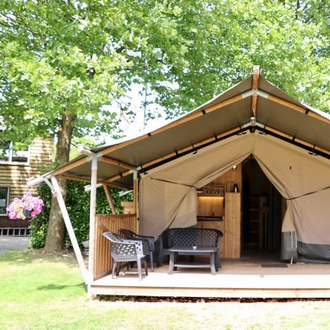 CANVAS AND WOOD TENT 5 people - including sanitary facilities