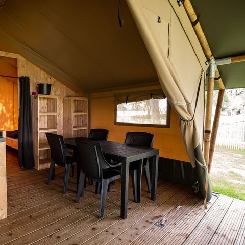 CANVAS AND WOOD TENT 4 people - including sanitary facilities