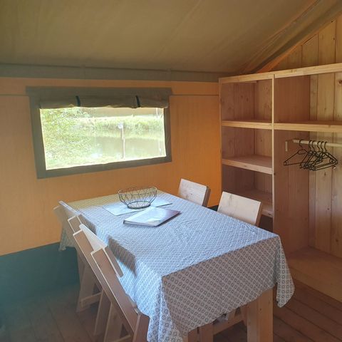 CANVAS AND WOOD TENT 4 people - including sanitary facilities