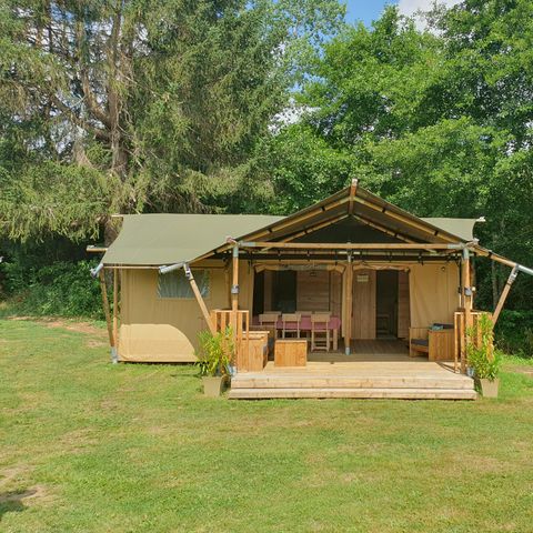 CANVAS AND WOOD TENT 6 people - including sanitary facilities