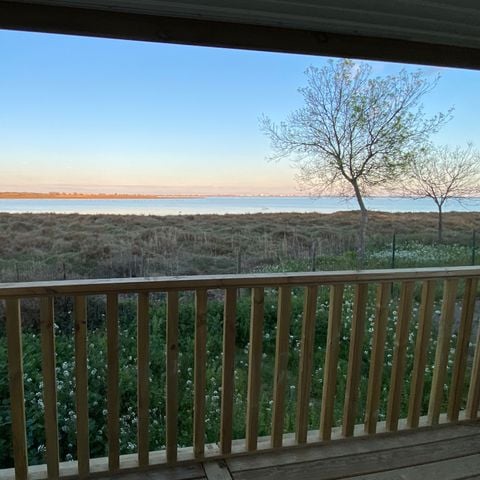 Mobilheim 4 Personen - Loggia Bay N°112 Ausblick auf den Teich - 2 Schlafz.