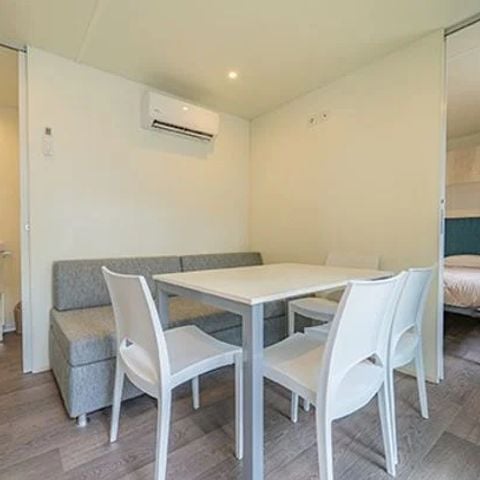 MOBILHOME 4 personnes - Premium | 2 Ch. | 4 Pers. | Terrasse surélevée | Clim. | TV