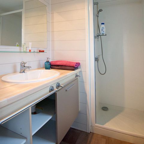 Stacaravan 5 personen - STANDAARD 29m² - 2 kamers + overdekt terras