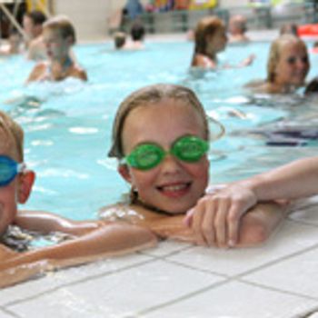 Holiday parks with children's swimming pool