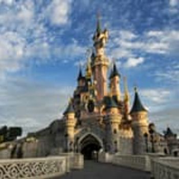 Holiday parks near Disneyland Paris